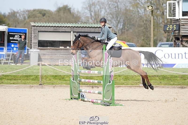 260322A-130200-01770 - 12 Newcomers 1m 10 Open