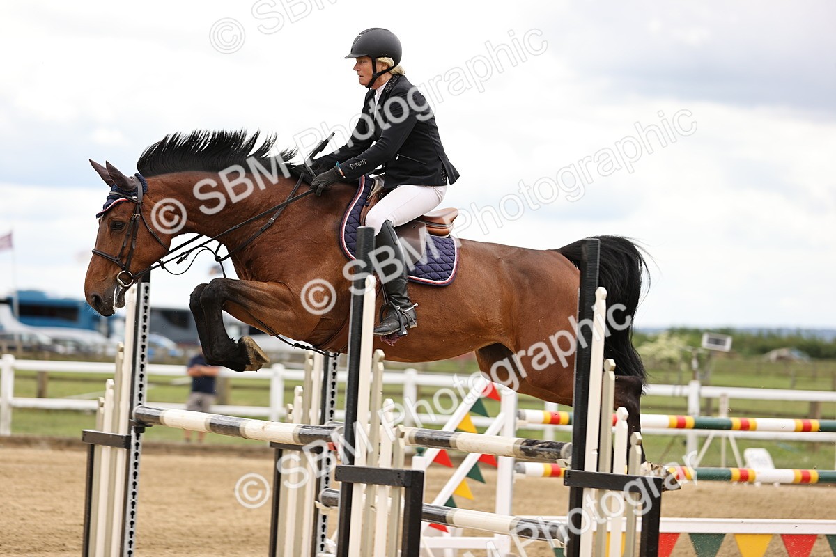 SBM_003006 - Class 11 - Senior Newcomers - 1.10m