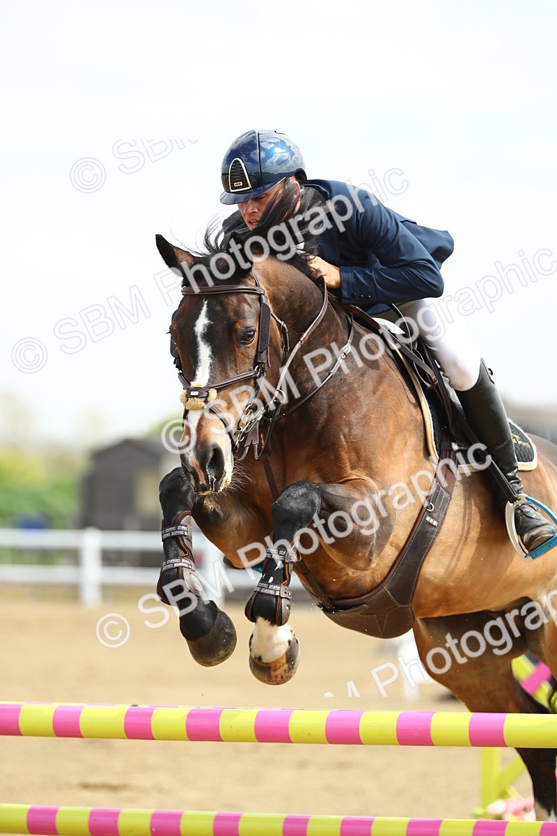 SBM_001215 - Class 4 - Senior Newcomers 1.10m
