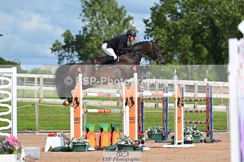 230721A-160809-07630 - Cls 10, 2 Star Big 1.45m Start to break