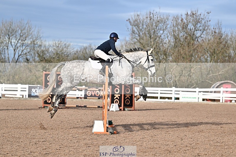 251126-121755-00422 - Cls 4 Newcomers and 1.10m