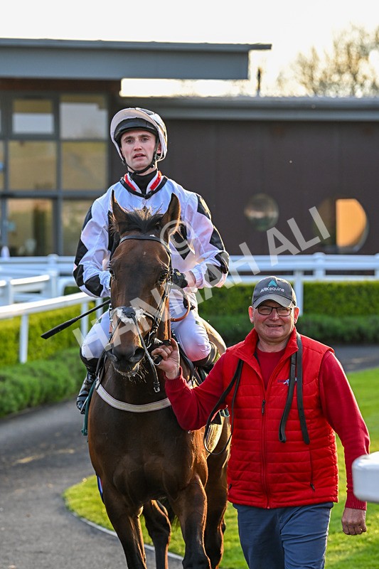 300424-Race 5-Bowman-2969 - Race 5