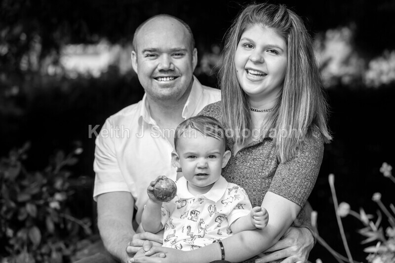 2KJS0958BW - Jannie & Kristen family