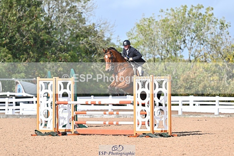 261014-130044-00536 - Cls  05 Snr Newcomers & 1.10m Open
