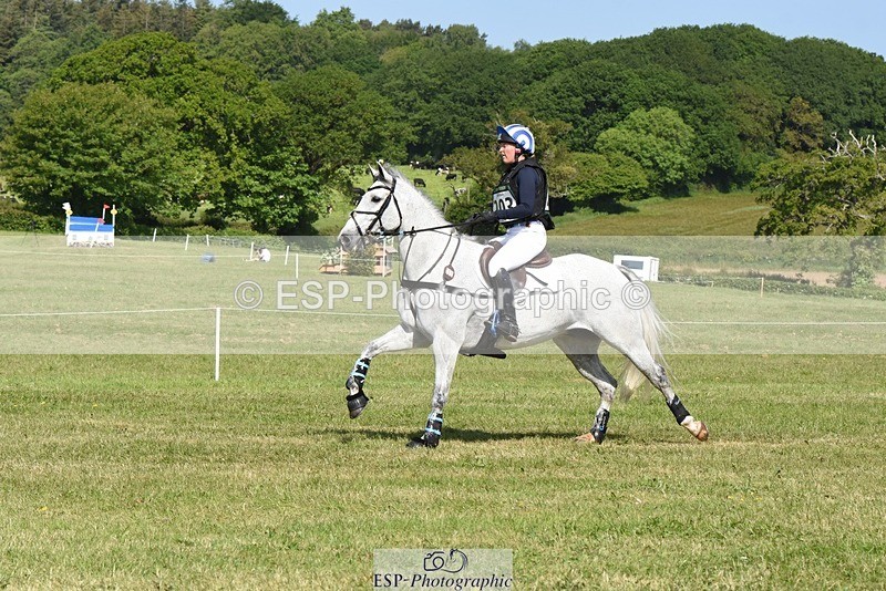 230527-094536-08103 - 203-DHI_CHILLI_START-Sophie_Hodgson-XC