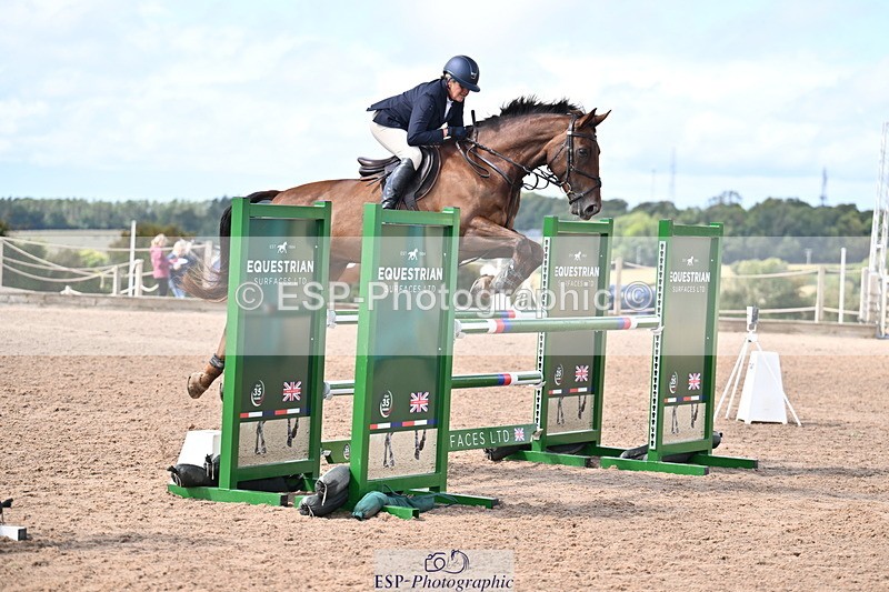 250827B-130710-00486 - Cls 4 Snr Newcomers 1.10m