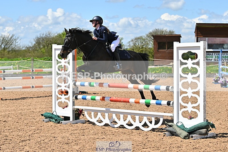 240504A-125612-01673 - Cls 4 Blue Chip Pony Newcomers & 1m Open