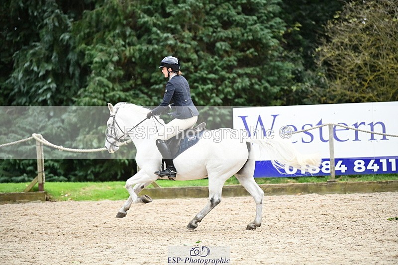 251004A-172900-02455 - Classes 12 & 13 90cm