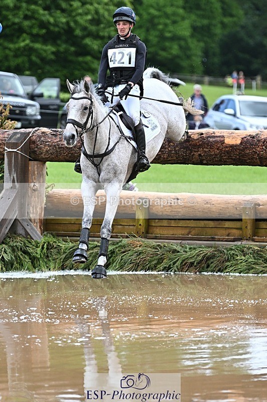 240526-132727-22877 - 421-ASK_FOR_MANCHIER-Tom_Jackson