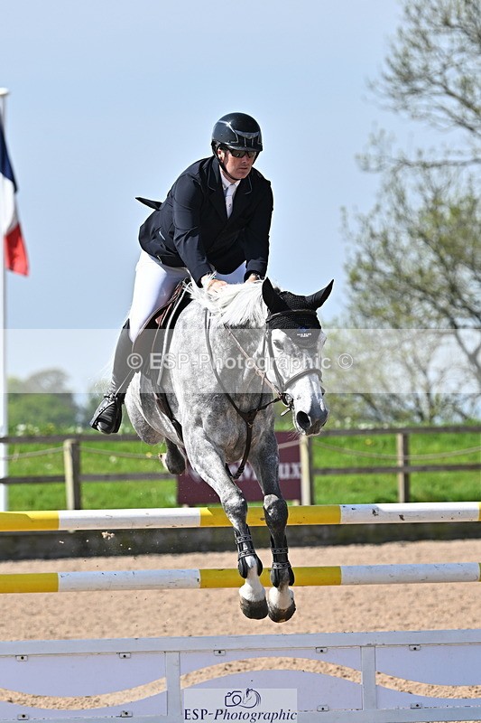 240509A-110509-01029 - Cls 9 Snr 1.20m Open