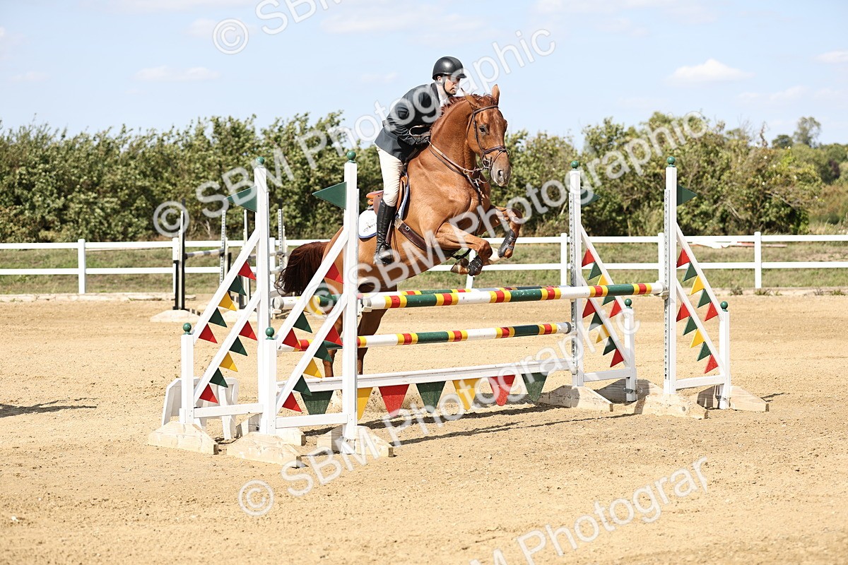 SBM_005088 - Class 6 = Senior Newcomers - 1.10m Open