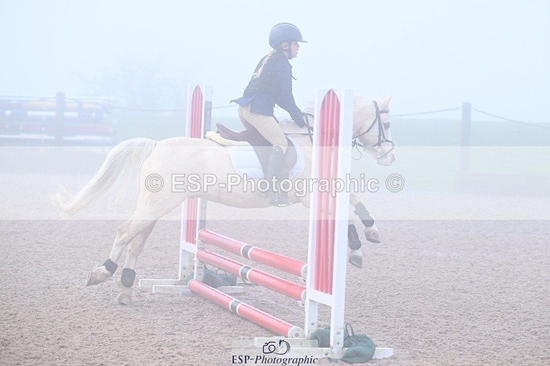 251115-093638-00329 - Cls 19 Clear Round 40cm