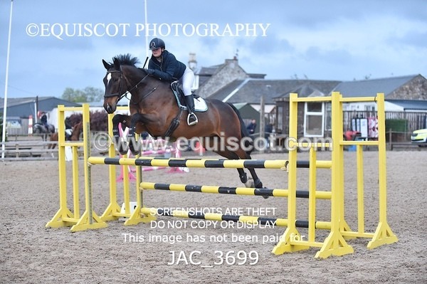 JAC_3699 - CLASS 8 Senior Newcomers/ 1.10m Open