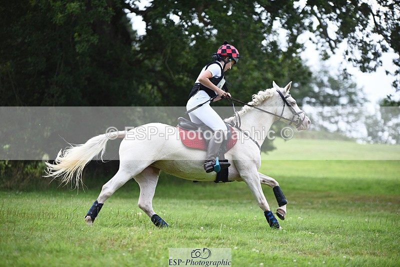 240804-162424-18583 - 614-Jessica_Lee-TULLY_FLOWER