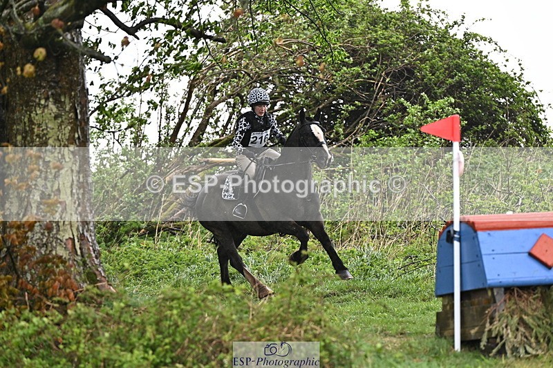 250418-142359-05543 - 216-Kt.English-Baillie-CRISTAKELL.MR..DOUGAL