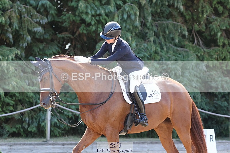 250809A-101326-02543 - 074-Robyn.WalkerSt.Giles.Voila