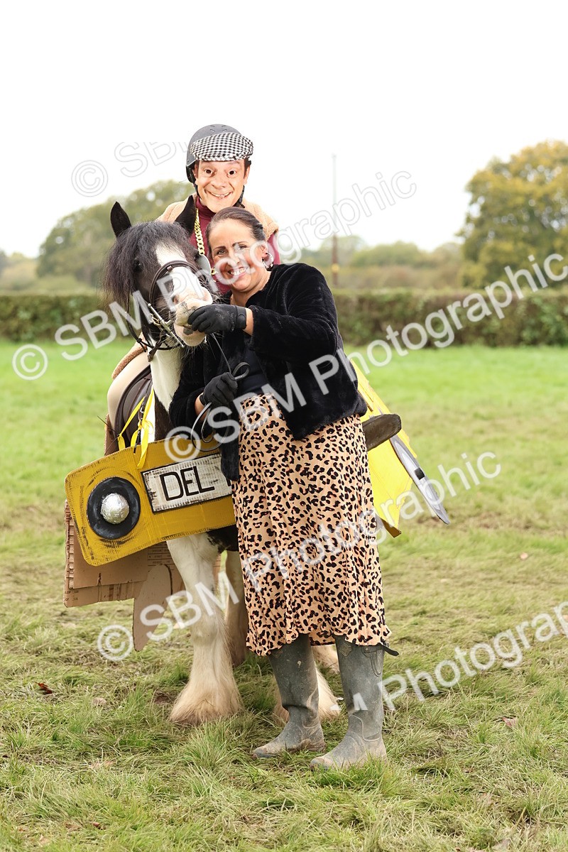 SBM_61664 - S37a - Fancy Dress Showing