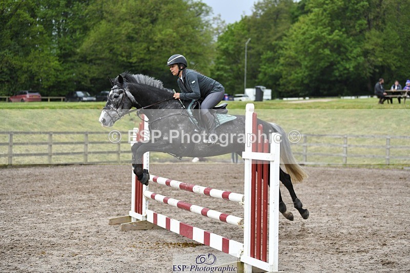 230512-095946-00438 - Cls 10 Snr 85cm Schooling