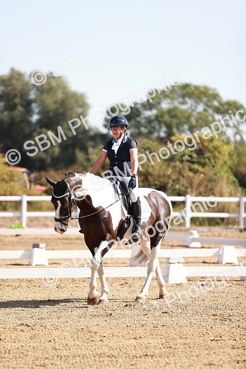 SBM_004333 - Class 12 - Novice 5 - 10.31-11.41