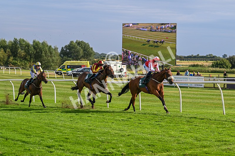 280824-Race 6-Night On Earth-4939 - Race 6