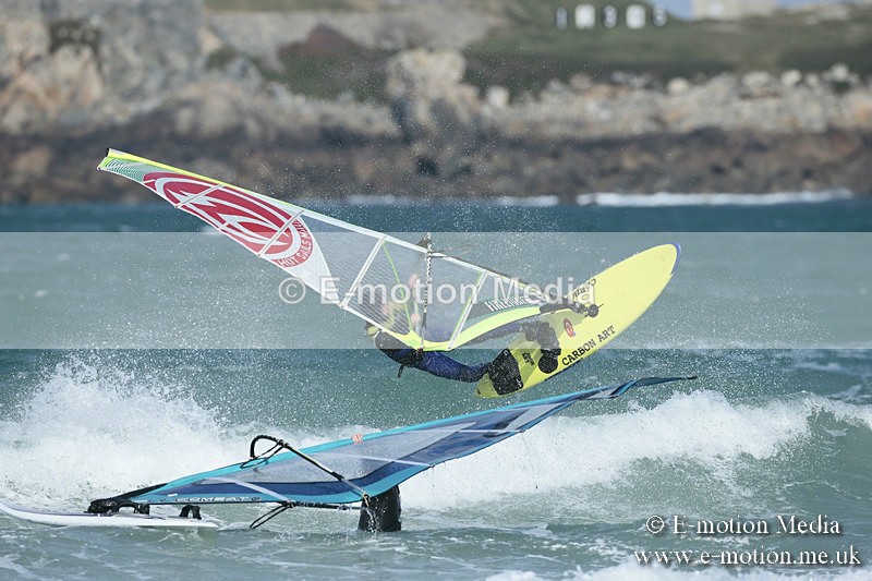 WS 020413-82 - Windsurfing