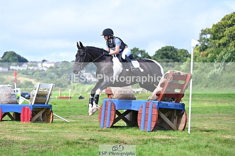 240811A-104639-01748 - 104-