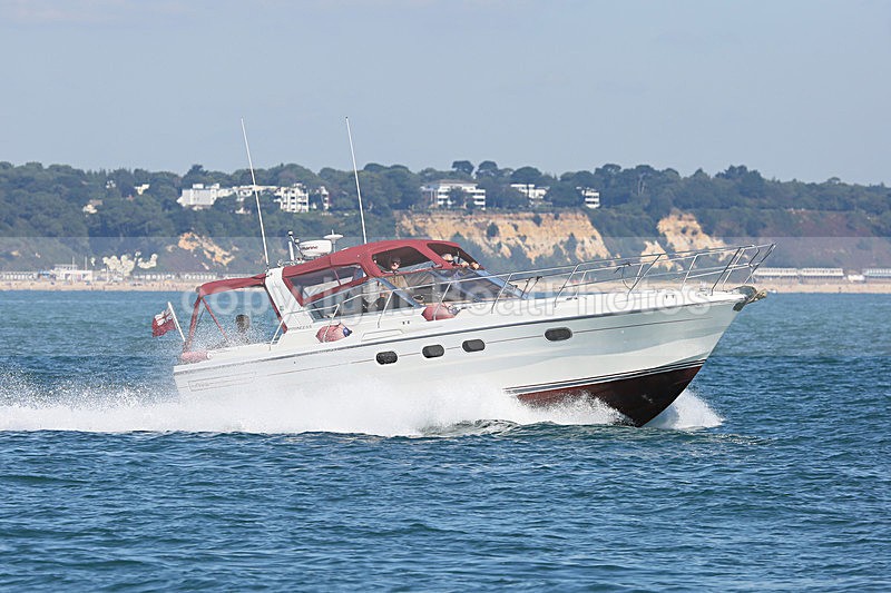 160830 GADABOUT - PRINCESS Y92A8086 - Motorboats - Open