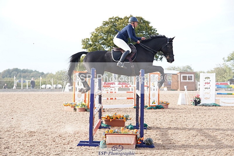 241005A-161624-05177 - SAT Cls 12 Snr Fox & 1.20m Open