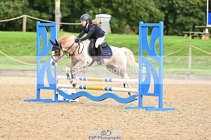 230930-094518-00100 - Cls 1 Pony Intro 70cm