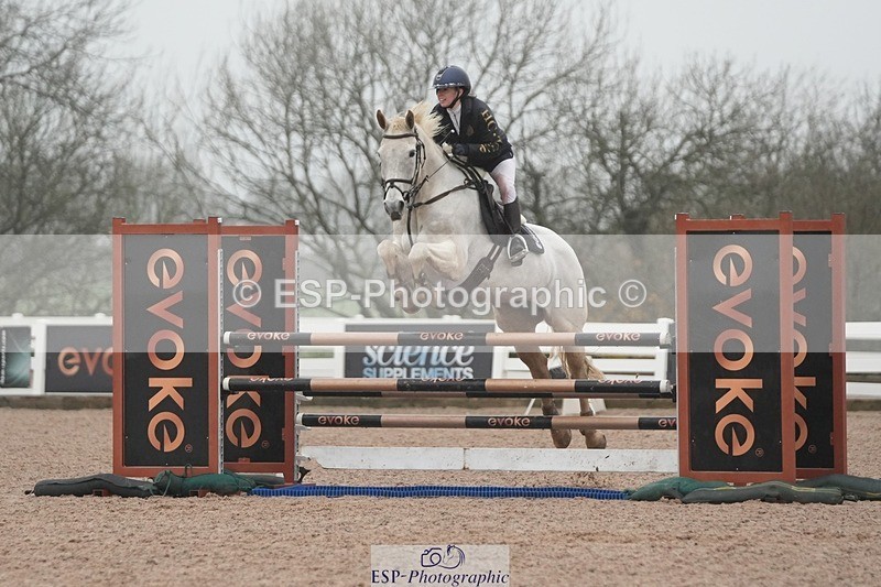 251207-120143-01937 - Cls 20 Snr Newcomers and 1.10m