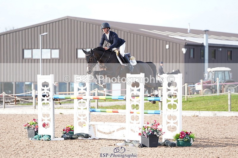 241004A-160738-02748 - Fri 05 Nat 1.30m & 1.40m Open