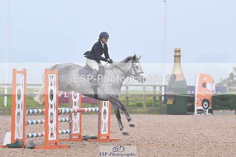 240813-192404-00912 - Classes 7 A&B 90cm