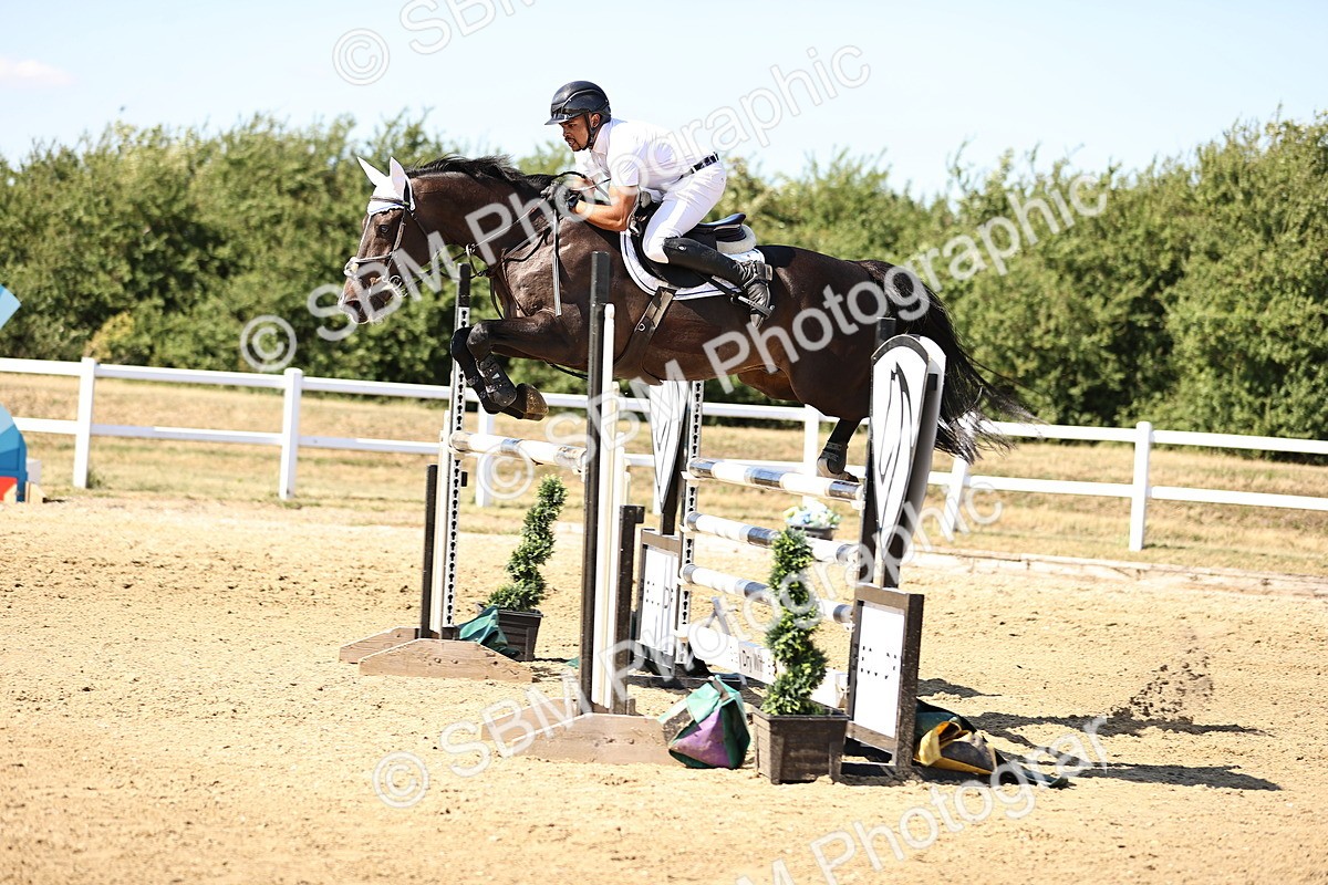 SBM_015558 - Class 16 - Senior foxhunter - 1.20m Open