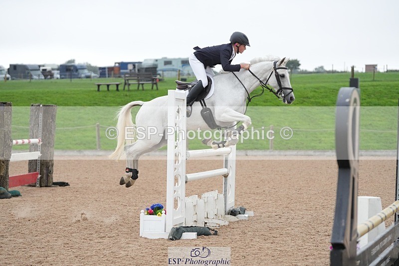 250920-122000-01239 - Cls 10 Pony Foxhunter and 1.10m