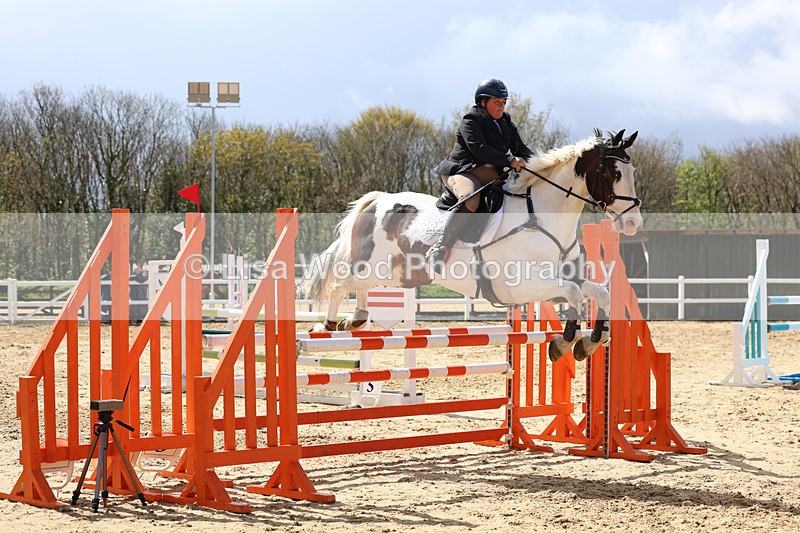 3E7A1356 - Class 6: Senior 1.05m