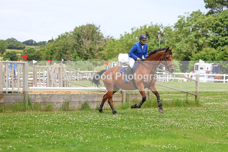 3E7A3614 - Class 6: Hawkins Motors Senior 1.00m Derby