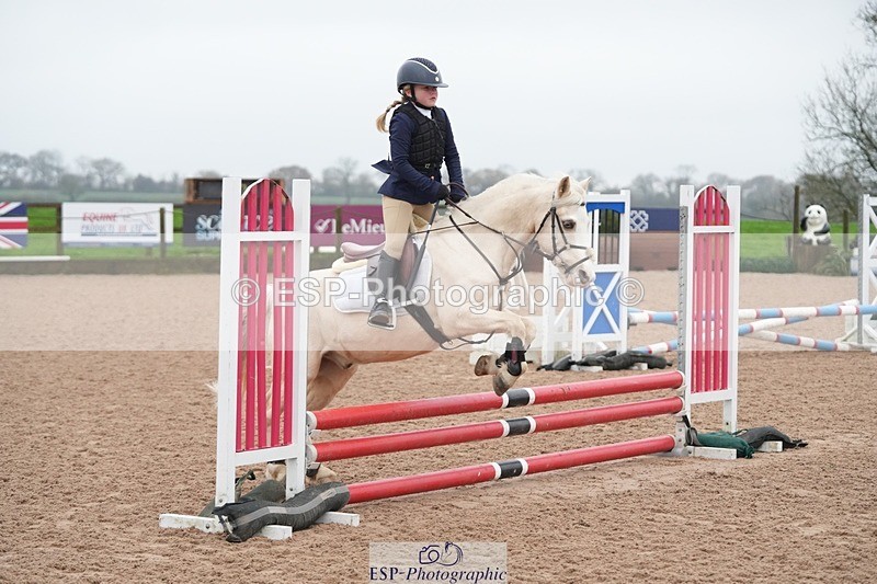 251116-093806-01387 - Cls 18 Clear Round 50cm