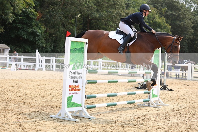3E7A2613 - Class 8: Senior Newcomers/1.10m open