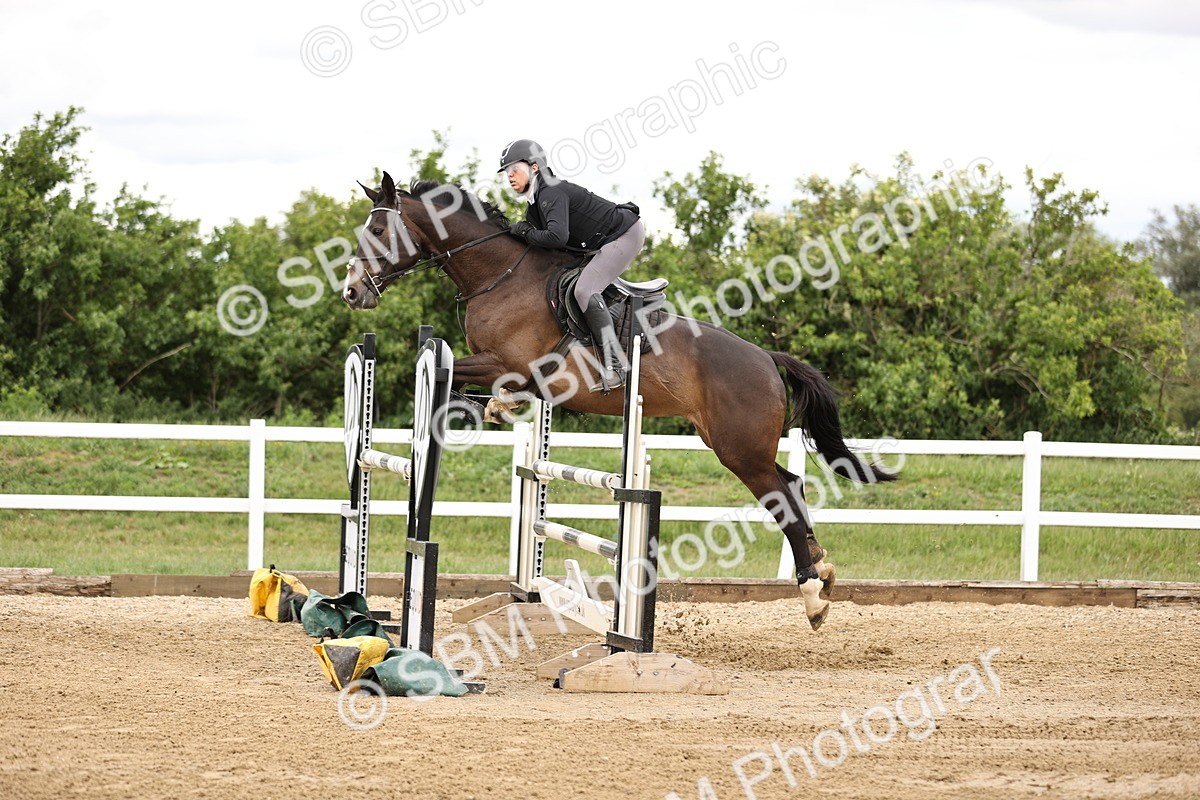 SBM_002988 - Class 11 - Senior Newcomers - 1.10m