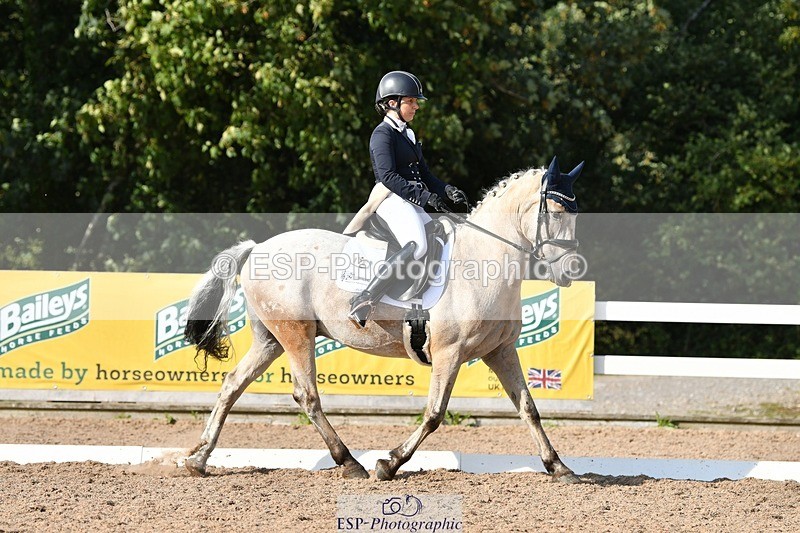 250906-162654-05071 - 128-Chantelle.Oliver-SymondsStadmorslow.Coffee.n.Cream