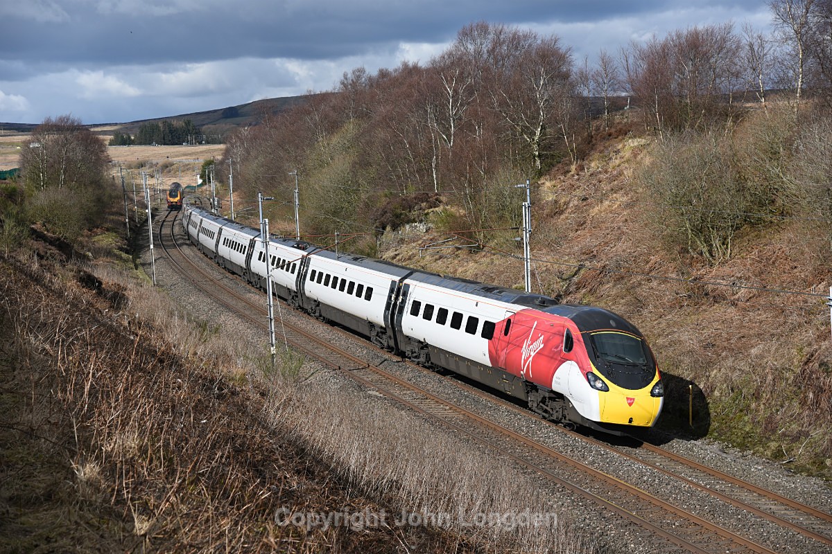 JL - 25.3.18 390040 9M57 15:11 Carlisle - Euston, Greenholme - West Coast Main Line (north to south)