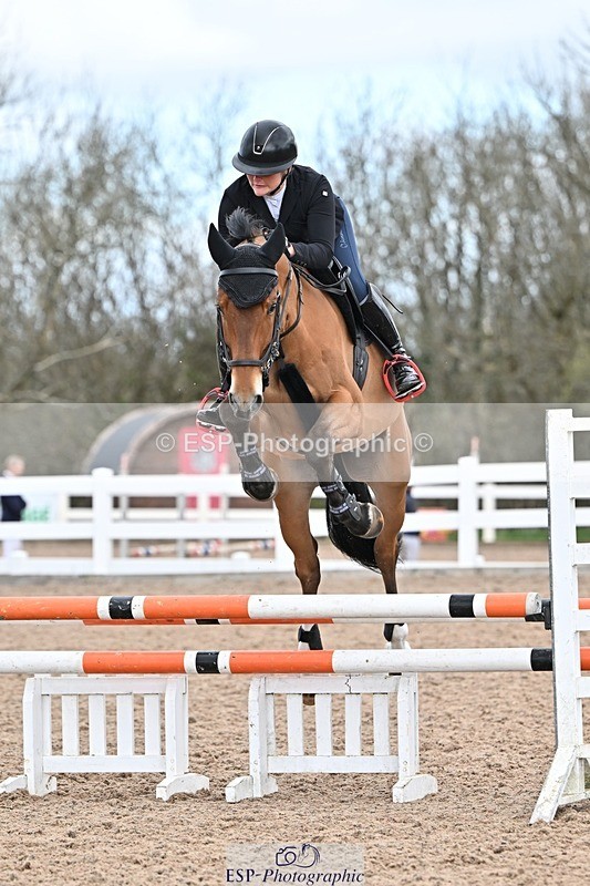 250328-105859-01354 - Cls 8 British Novice and 90cm