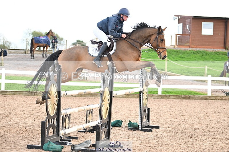 241023A-135953-00943 - Cls 4 Newcomers and 1.10m Open