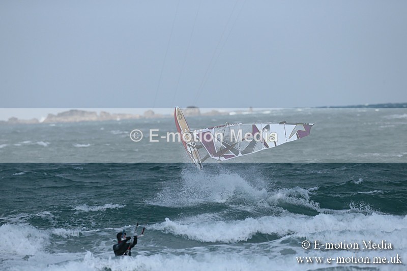 WS 020413-201 - Windsurfing