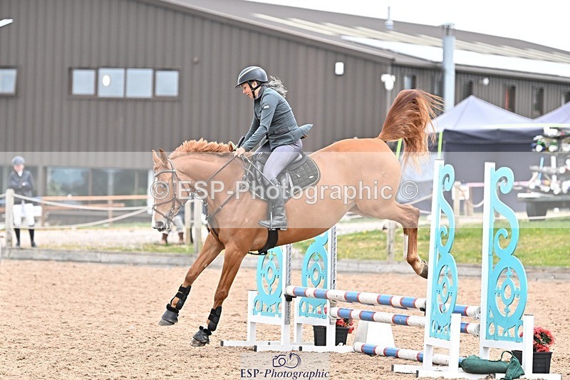 250414-101216-00018 - 70cm Round 1