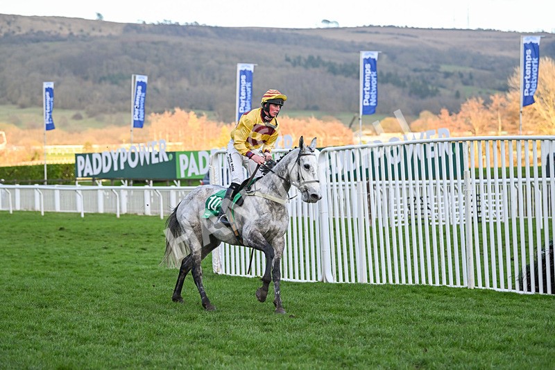 130325-Sine Nomine-WR-2160 - 13th March