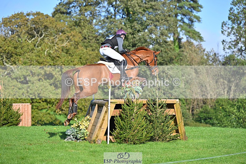 241025-112327-06708 - 017-Louis.Pern-CLASSICTOP.MISS.VIVIENNE