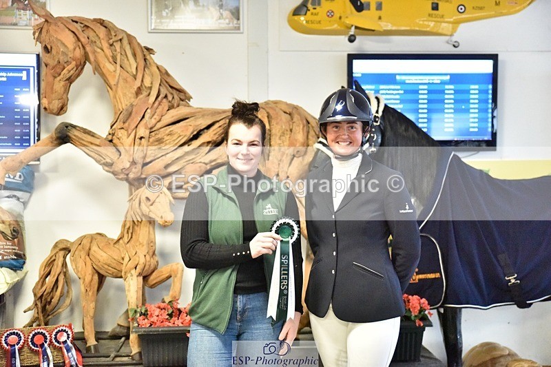 250214-153552-02591 - Freestyle Medium Gold Presentations