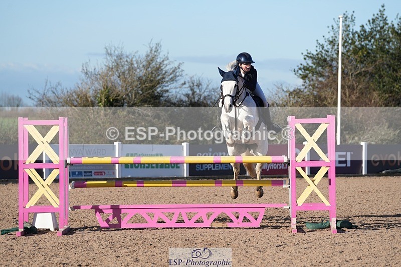 251130-122455-01176 - Cls 9 Pony Fox & 1.10m Open