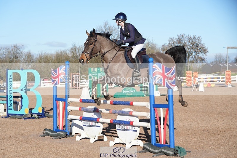 251130-120024-01128 - Cls 6 Blue Chip Pony Newcomers & 1m Open